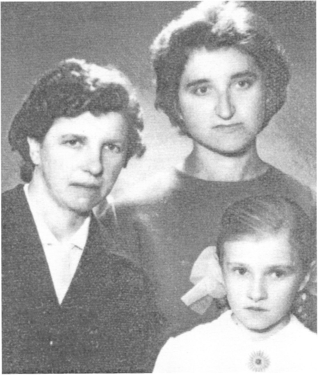 Loreta Paulavičiūtė (dešinėje)