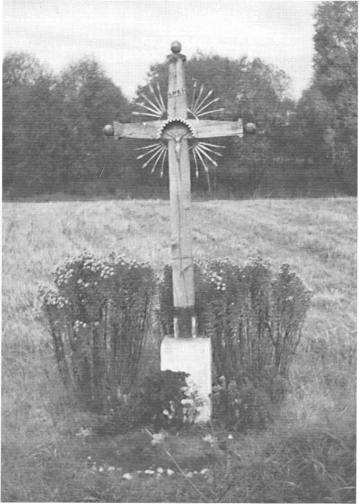 Kryžius kun. J. Zdebskio žūties vietoje