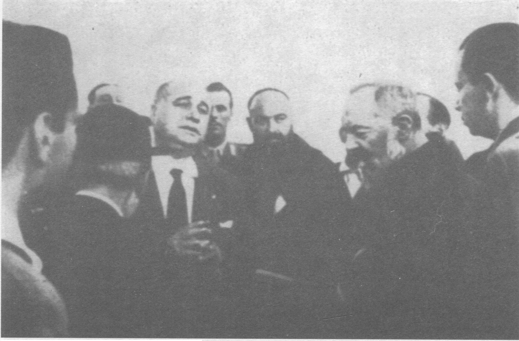 Beniamino Gigli dainuoja vienuolyno sode